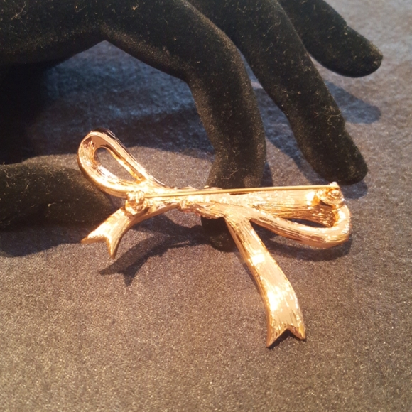 KJL Pink Ribbon Brooch - Picture 3 of 5